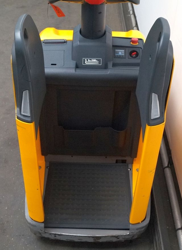 Jungheinrich ERE225 - Pallet truck: picture 3 Jungheinrich ERE225 - Pallet truck: picture 3