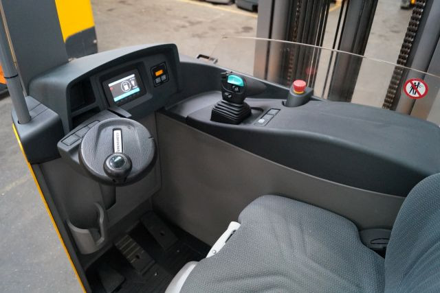 Jungheinrich ETV216 - Reach truck: picture 3 Jungheinrich ETV216 - Reach truck: picture 3