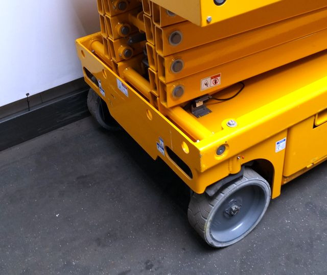 Haulotte Compact 12 - Other machinery: picture 3 Haulotte Compact 12 - Other machinery: picture 3