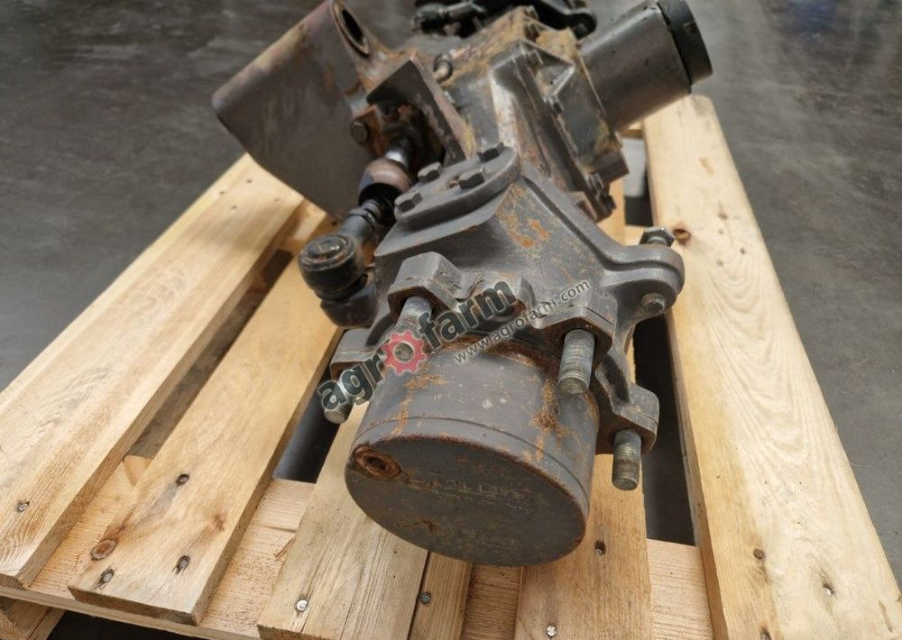 Most przedni Renault 7014 F 127698 - Front axle: picture 4 Most przedni Renault 7014 F 127698 - Front axle: picture 4