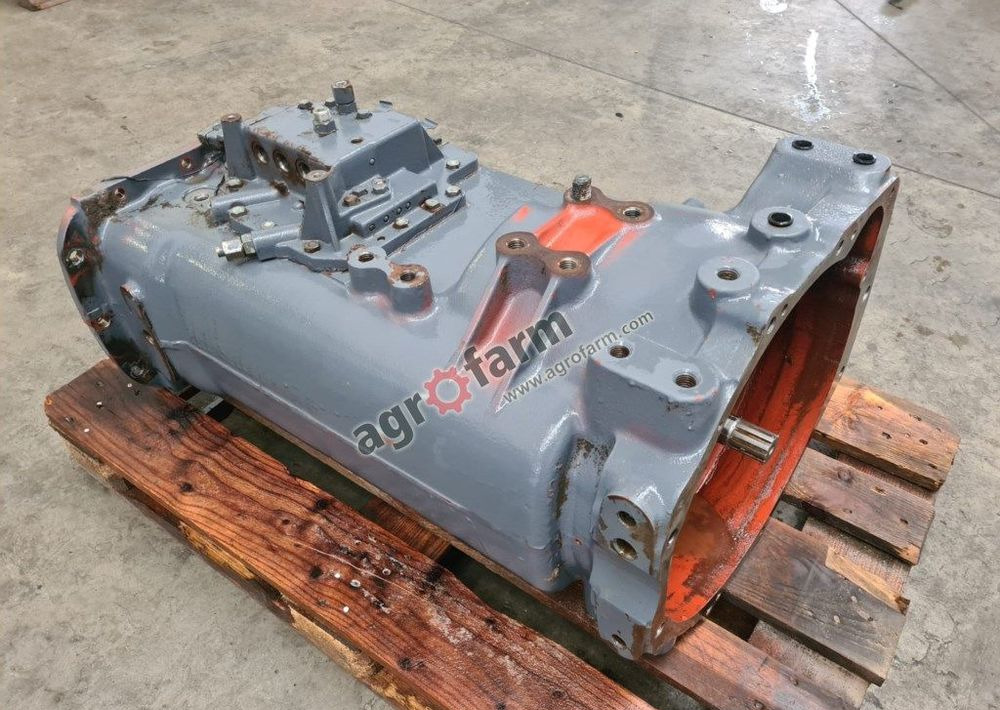 SKRZYNIA BIEGÓW FORD 5640 - Gearbox: picture 4 SKRZYNIA BIEGÓW FORD 5640 - Gearbox: picture 4