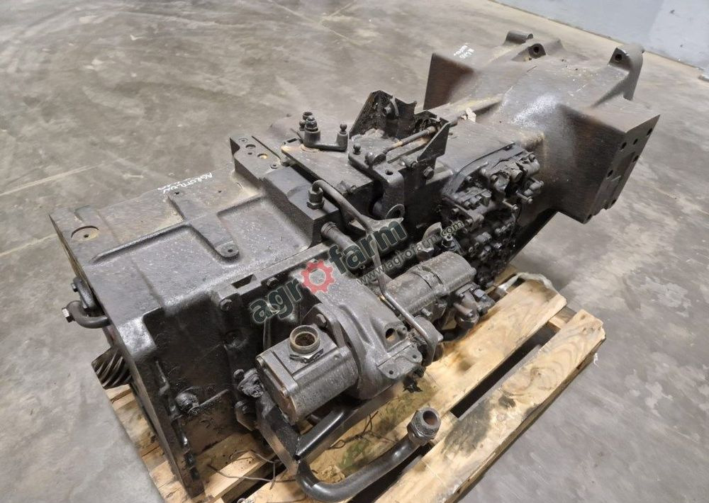 Skrzynia biegów Deutz Agrotron M410 2093301069 - Gearbox: picture 1 Skrzynia biegów Deutz Agrotron M410 2093301069 - Gearbox: picture 1
