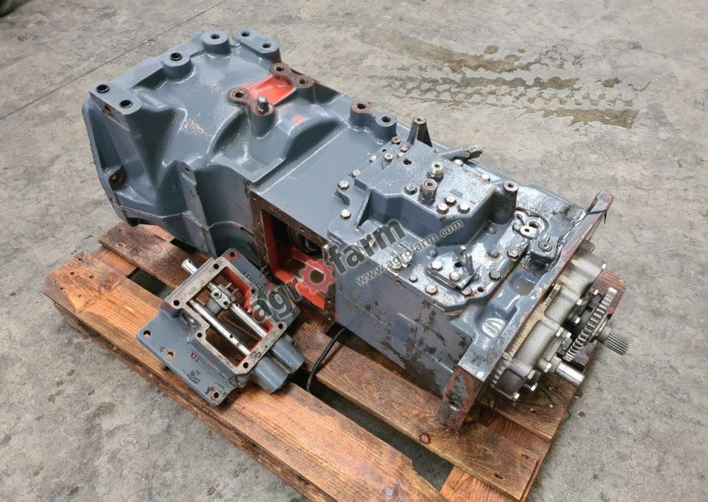 Skrzynia biegów Ford 5640 - Gearbox: picture 3 Skrzynia biegów Ford 5640 - Gearbox: picture 3