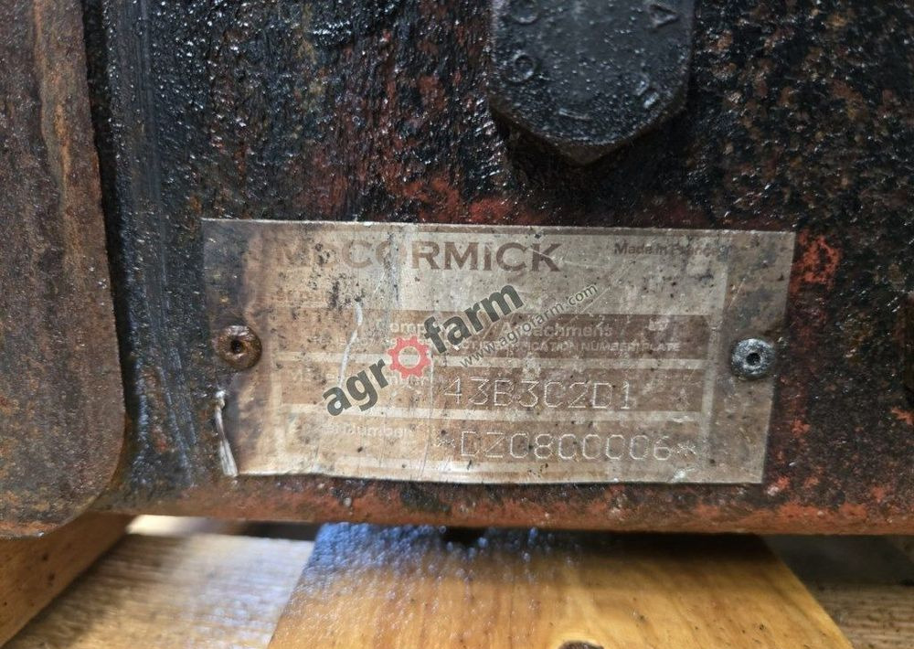 Skrzynia biegów McCormick MTX 155 - Gearbox: picture 2 Skrzynia biegów McCormick MTX 155 - Gearbox: picture 2