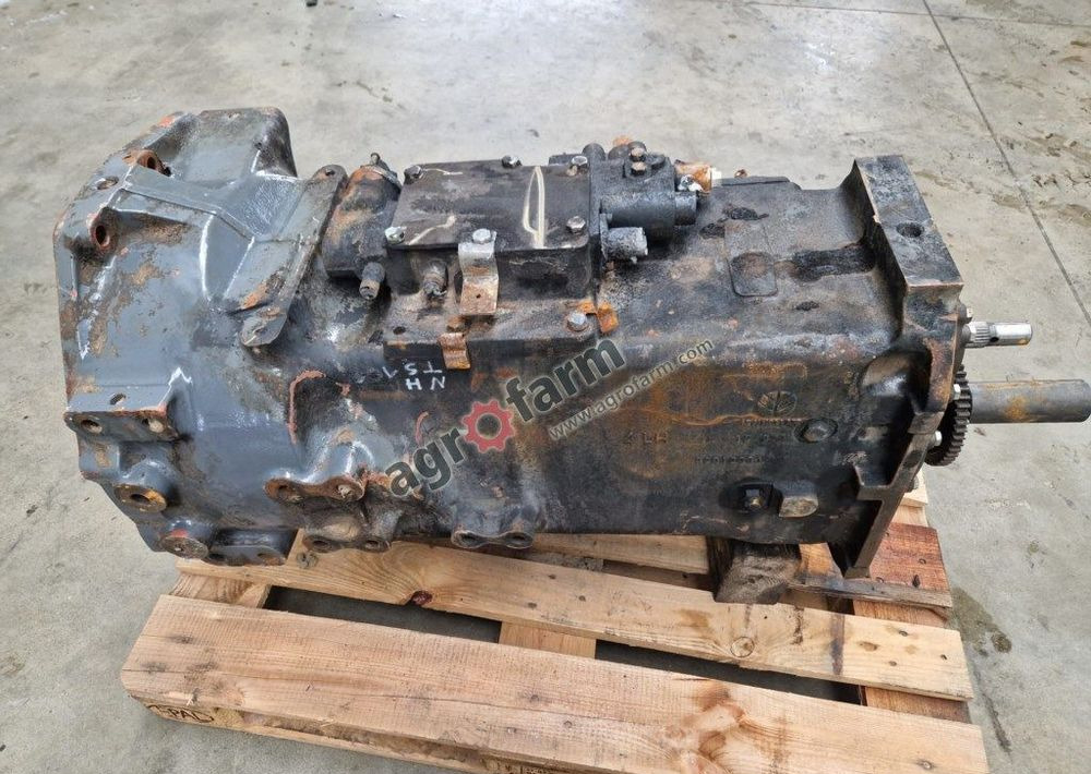 Skrzynia biegów New Holland TS100 - Gearbox: picture 2 Skrzynia biegów New Holland TS100 - Gearbox: picture 2