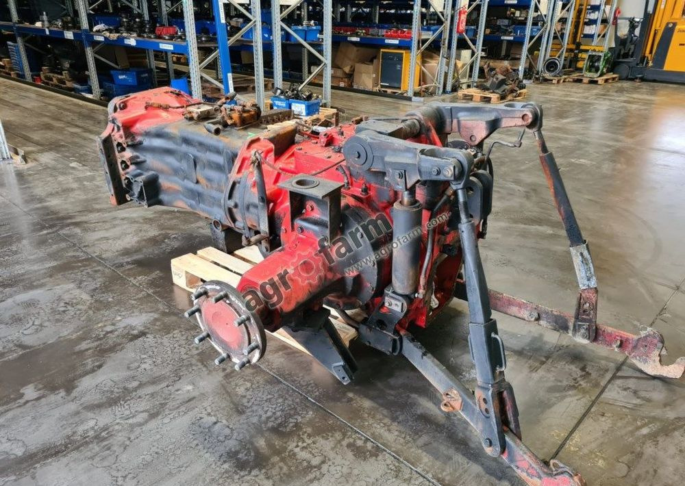 Skrzynia biegów, most tylny McCormick MTX 155 - Gearbox: picture 4 Skrzynia biegów, most tylny McCormick MTX 155 - Gearbox: picture 4