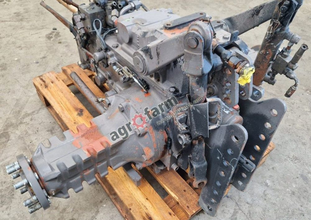 Skrzynia biegów, most tylny Renault Fructus 130 - Gearbox: picture 3 Skrzynia biegów, most tylny Renault Fructus 130 - Gearbox: picture 3