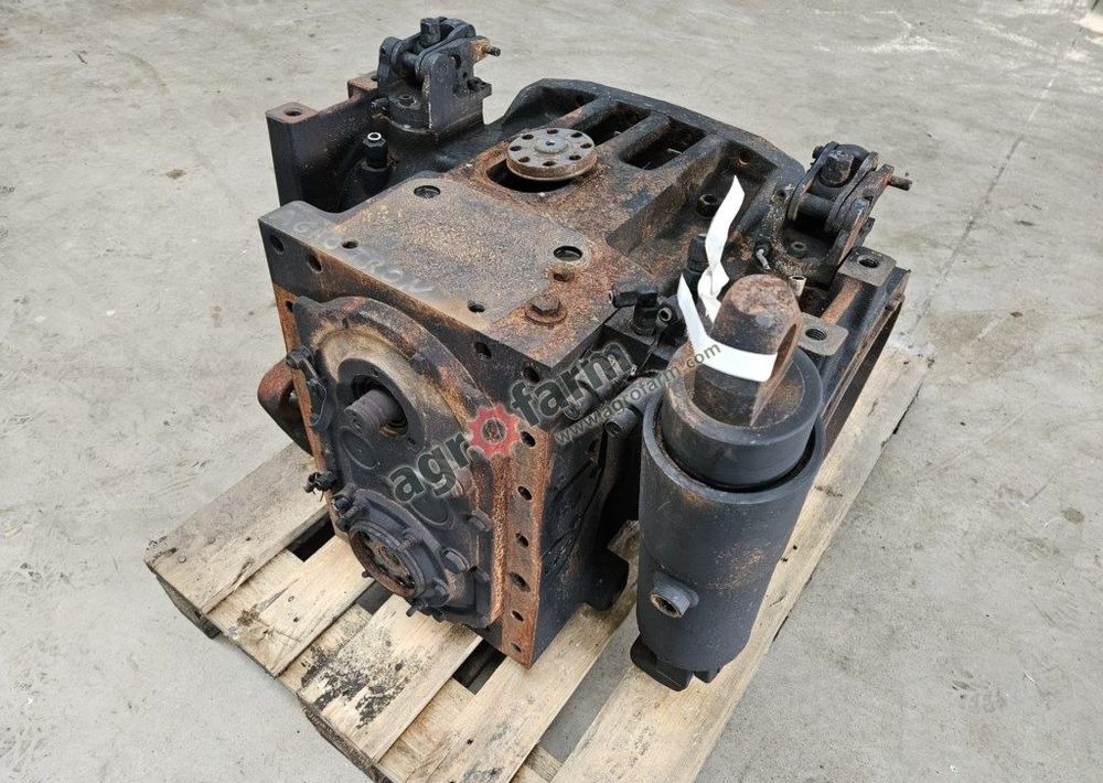 TYLNY MOST CASE CS 110 1331003301409 - Rear axle: picture 2 TYLNY MOST CASE CS 110 1331003301409 - Rear axle: picture 2