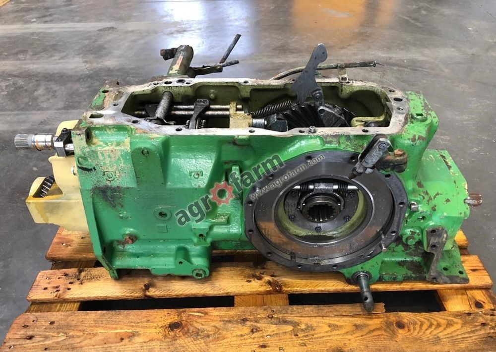 TYLNY MOST JOHN DEERE 2140 L36623 - Rear axle: picture 2 TYLNY MOST JOHN DEERE 2140 L36623 - Rear axle: picture 2
