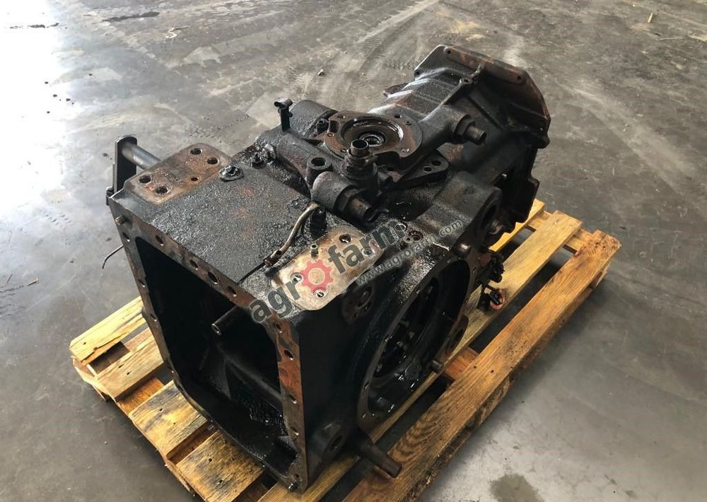 TYLNY MOST JOHN DEERE 6400 L115878 - Rear axle: picture 3 TYLNY MOST JOHN DEERE 6400 L115878 - Rear axle: picture 3
