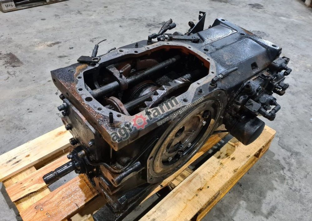 Tylny most Massey Ferguson 6130 851B1 - Gearbox: picture 3 Tylny most Massey Ferguson 6130 851B1 - Gearbox: picture 3
