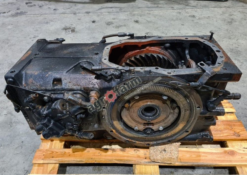 Tylny most Massey Ferguson 6130 851B1 - Gearbox: picture 4 Tylny most Massey Ferguson 6130 851B1 - Gearbox: picture 4