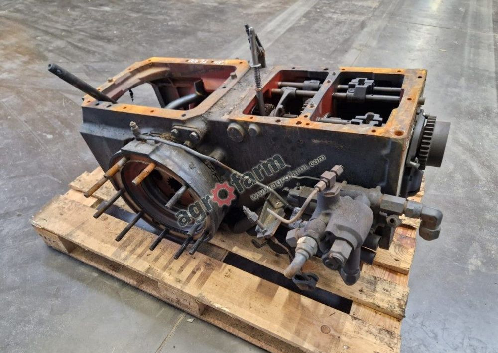 Tylny most New Holland TL 100 - Gearbox: picture 4 Tylny most New Holland TL 100 - Gearbox: picture 4