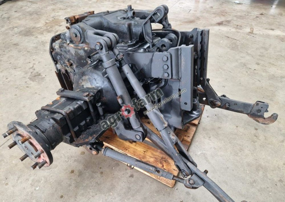 Tylny most New Holland TS 100 82855660 - Transmission: picture 3 Tylny most New Holland TS 100 82855660 - Transmission: picture 3