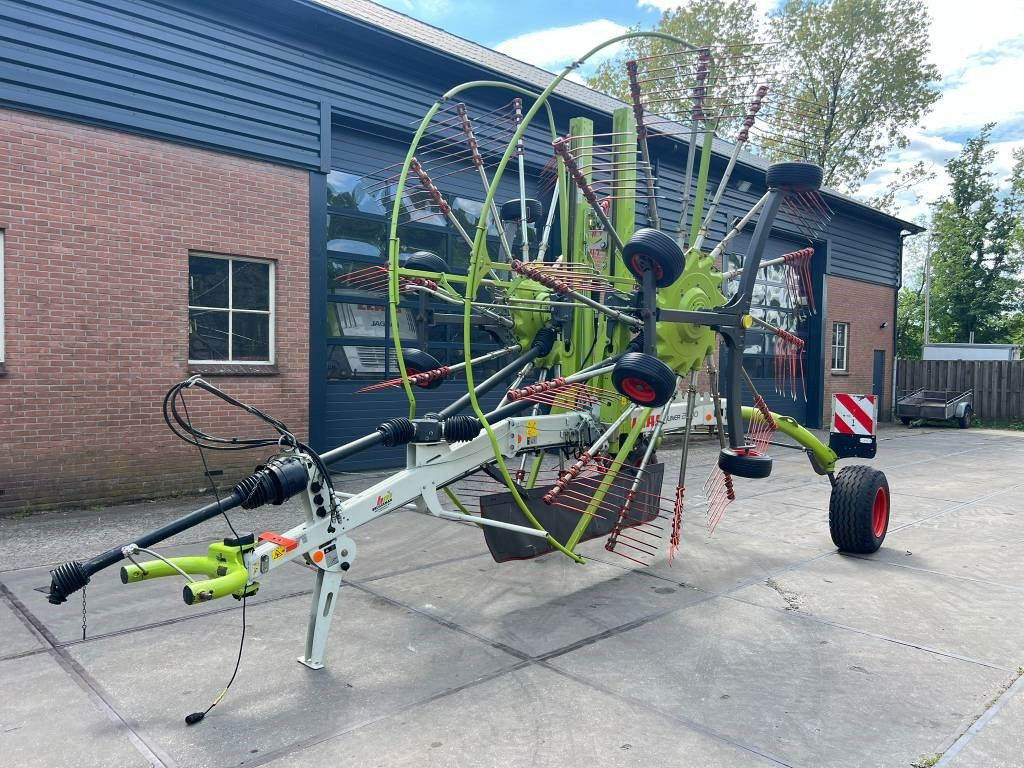 Claas Liner 2900 - Tedder/ Rake: picture 1 Claas Liner 2900 - Tedder/ Rake: picture 1