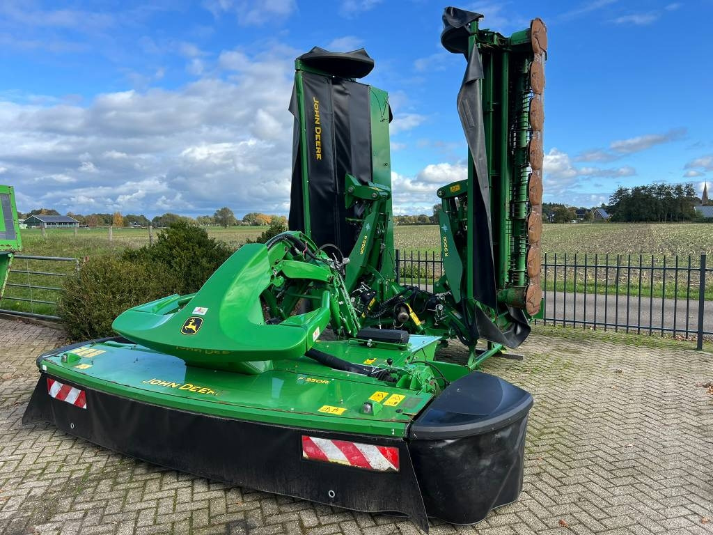 John Deere F990R + F350R vlinder maaier - Mower: picture 1 John Deere F990R + F350R vlinder maaier - Mower: picture 1