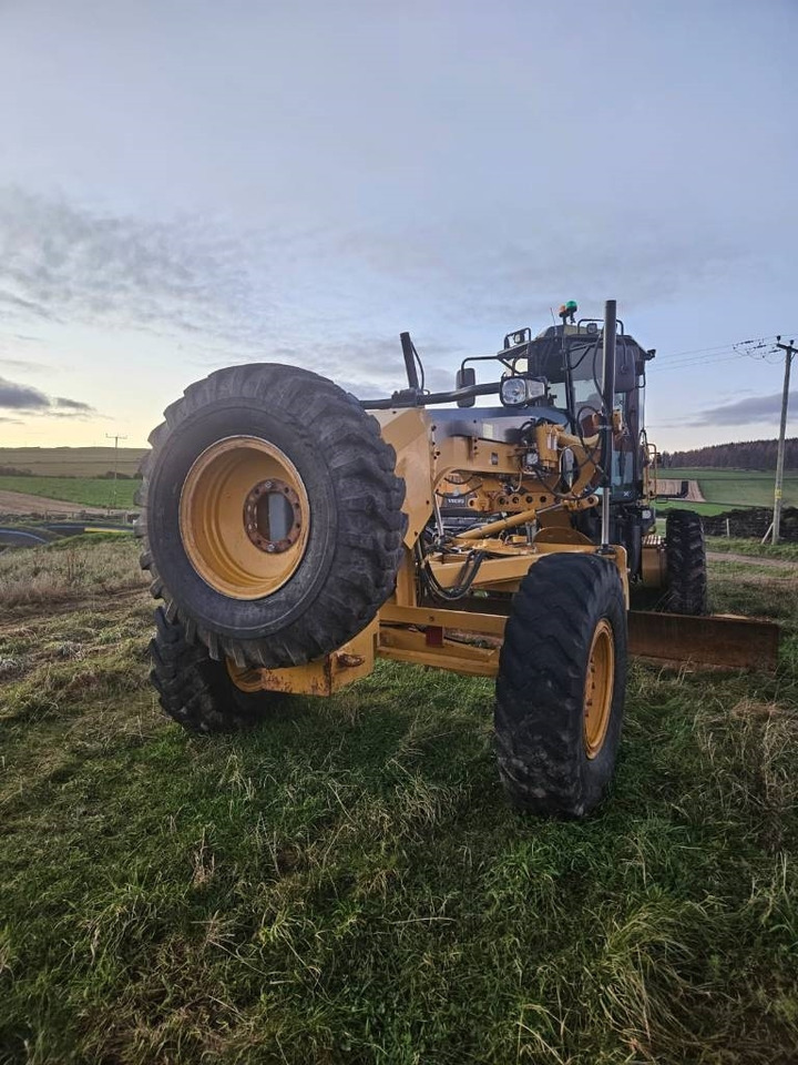 CAT 12 M 2 - Grader: picture 2 CAT 12 M 2 - Grader: picture 2