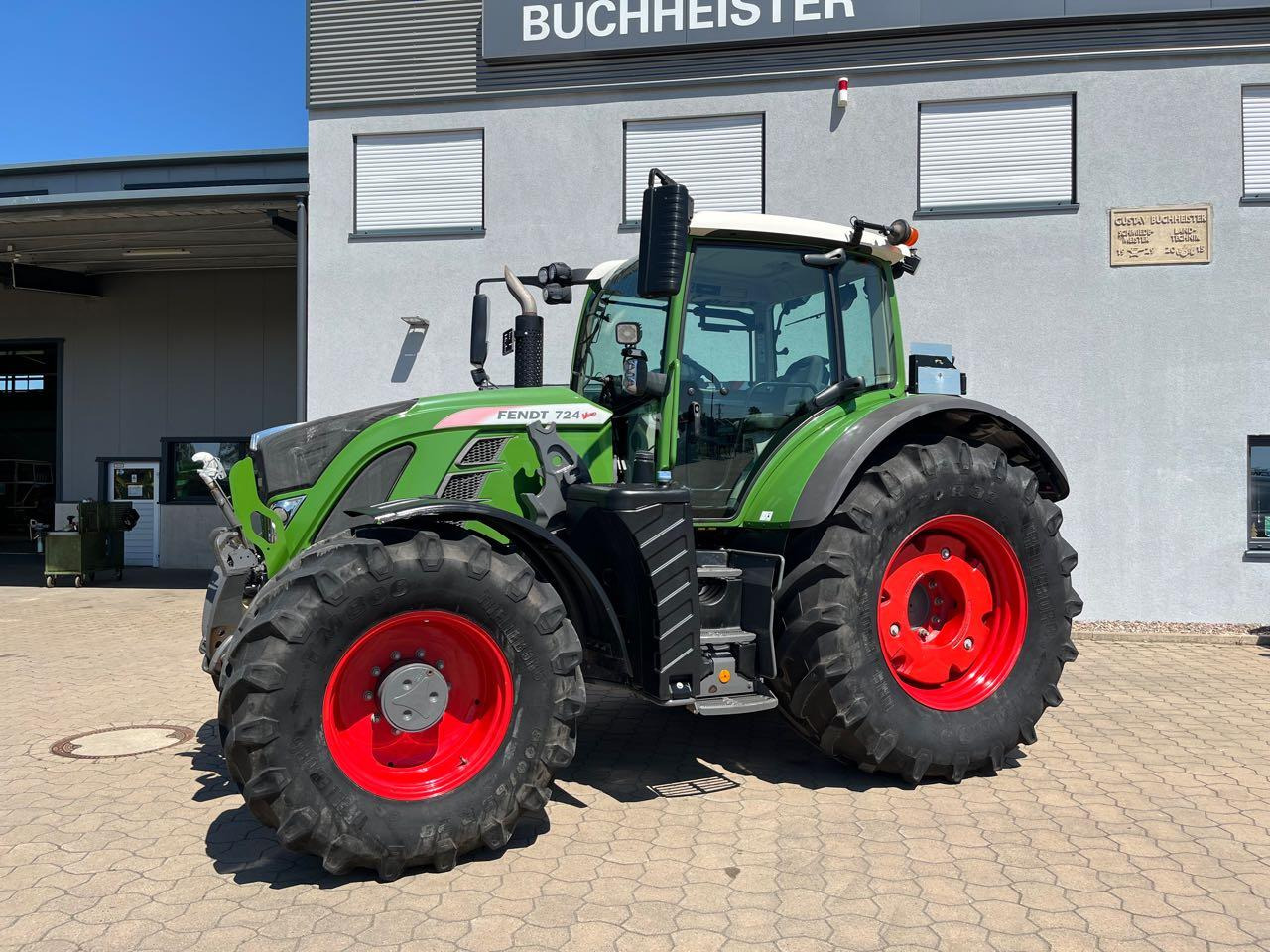 Fendt 724 Vario S4 - Farm tractor: picture 1 Fendt 724 Vario S4 - Farm tractor: picture 1