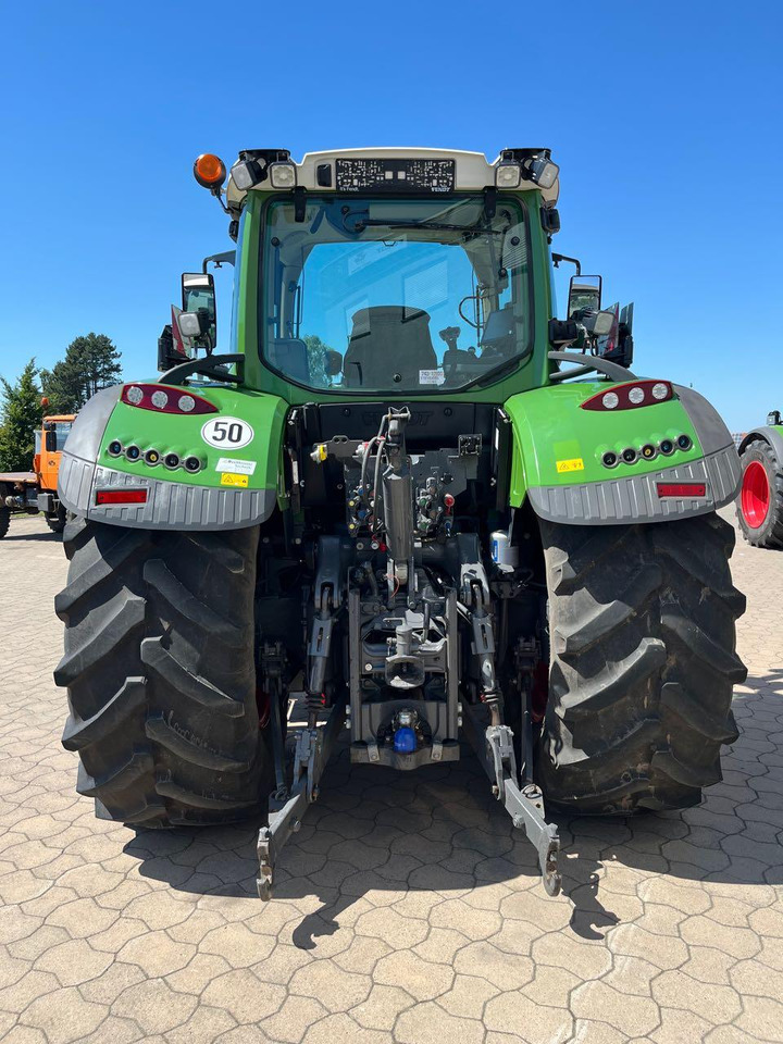 Fendt 724 Vario S4 - Farm tractor: picture 4 Fendt 724 Vario S4 - Farm tractor: picture 4