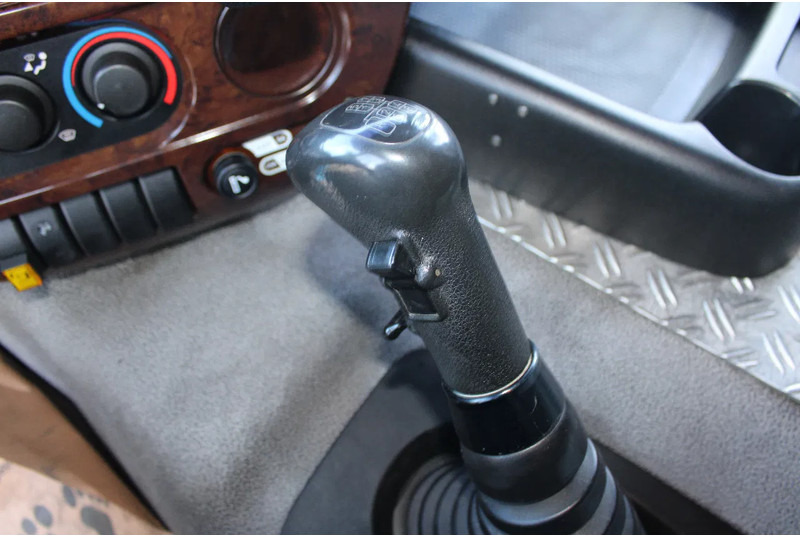 DAF CF 85 .360 + manual + EURO 5 + combi - Box truck: picture 3 DAF CF 85 .360 + manual + EURO 5 + combi - Box truck: picture 3