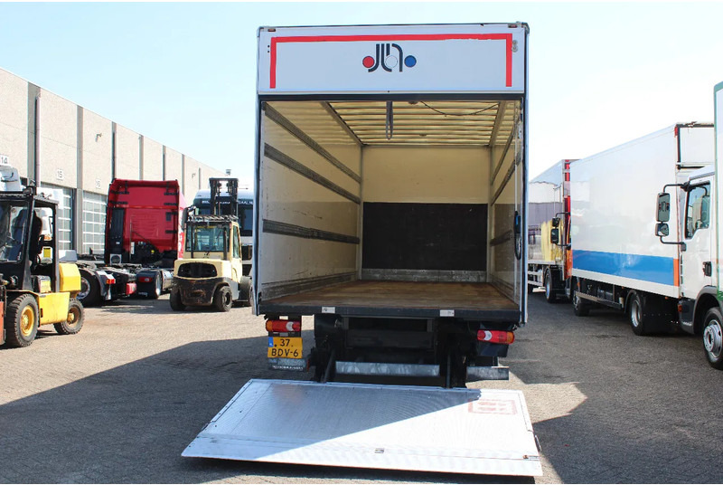 DAF LF 210 + EURO 6 + LIFT - Box truck: picture 4 DAF LF 210 + EURO 6 + LIFT - Box truck: picture 4