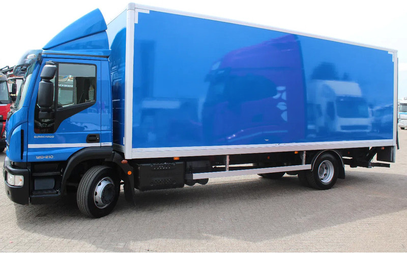 Iveco Eurocargo 120E21 + EURO 6 + LIFT - Box truck: picture 3 Iveco Eurocargo 120E21 + EURO 6 + LIFT - Box truck: picture 3