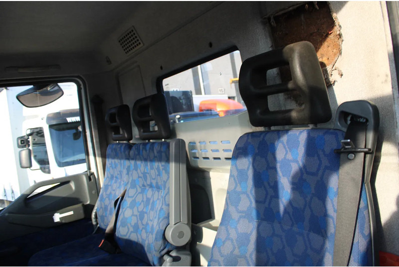 Hook lift truck Iveco Eurocargo 150E18 + manual + 3p: picture 8