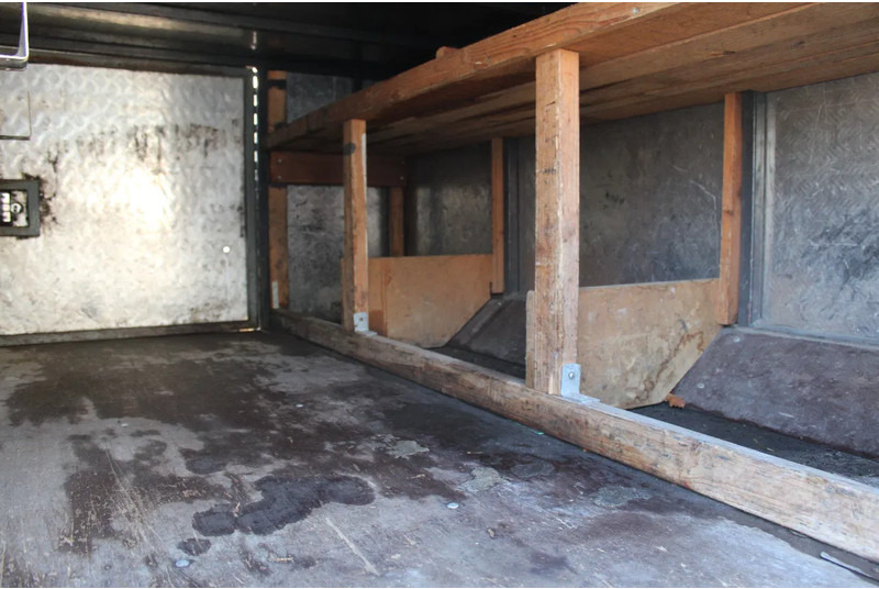 Hook lift truck Iveco Eurocargo 150E18 + manual + 3p: picture 7