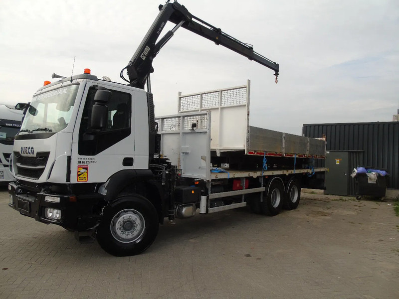 Iveco Eurotrakker 360 EEV + HIAB 144B- 2 + 6X4 + REMOTE + SPRING/BIG AXLE + EURO 5 - Crane truck: picture 2 Iveco Eurotrakker 360 EEV + HIAB 144B- 2 + 6X4 + REMOTE + SPRING/BIG AXLE + EURO 5 - Crane truck: picture 2