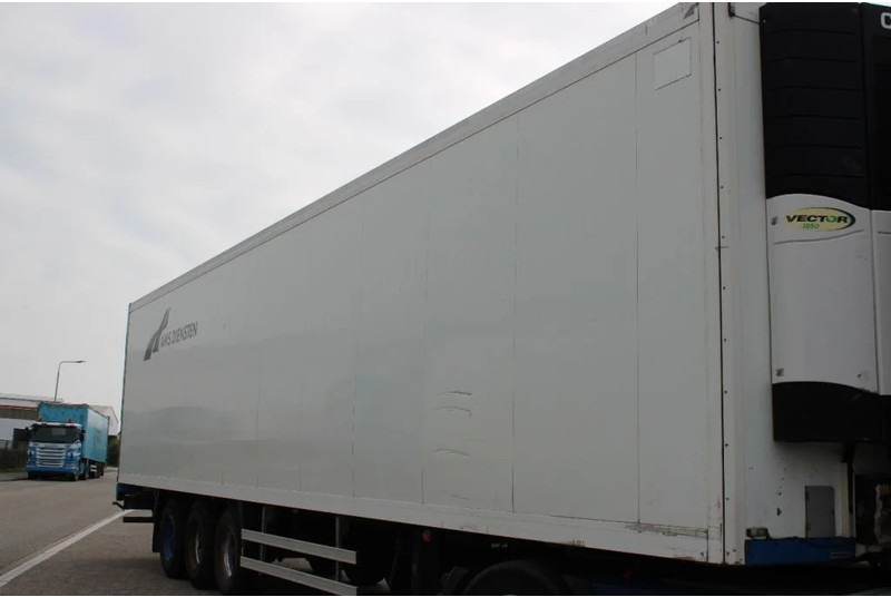 Krone 3x bpw + carrier vector + 265 height + apk 05-24 - Refrigerator semi-trailer: picture 4 Krone 3x bpw + carrier vector + 265 height + apk 05-24 - Refrigerator semi-trailer: picture 4