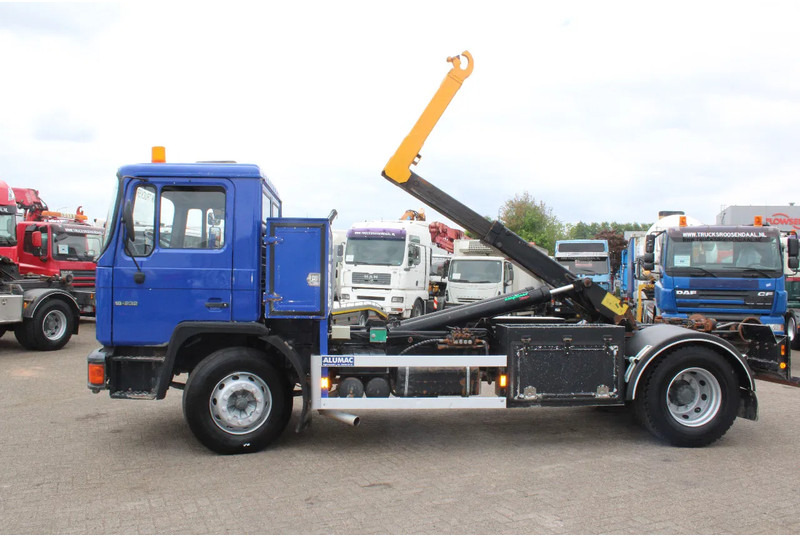 MAN 18 .232 + ampliner hook + MANUAL - Hook lift truck: picture 2 MAN 18 .232 + ampliner hook + MANUAL - Hook lift truck: picture 2