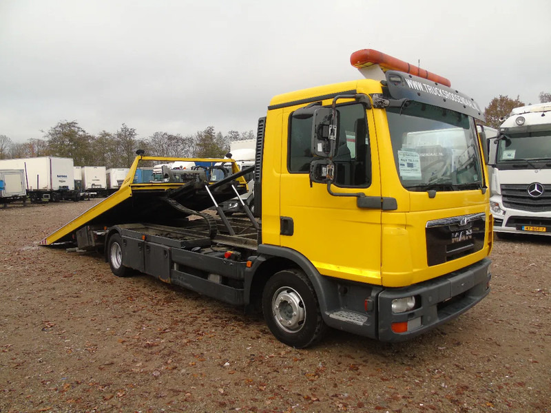 MAN TGL 8.180 + winch + MANUAL + EURO 5 + system working + platform 6 meter - Autotransporter truck: picture 2 MAN TGL 8.180 + winch + MANUAL + EURO 5 + system working + platform 6 meter - Autotransporter truck: picture 2
