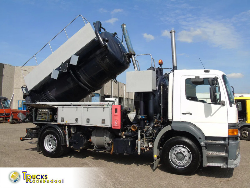 Mercedes-Benz Atego 1923 + 8.800 liter INOX + complete pump/tipper/functional + EURO 2 - Vacuum truck: picture 1 Mercedes-Benz Atego 1923 + 8.800 liter INOX + complete pump/tipper/functional + EURO 2 - Vacuum truck: picture 1