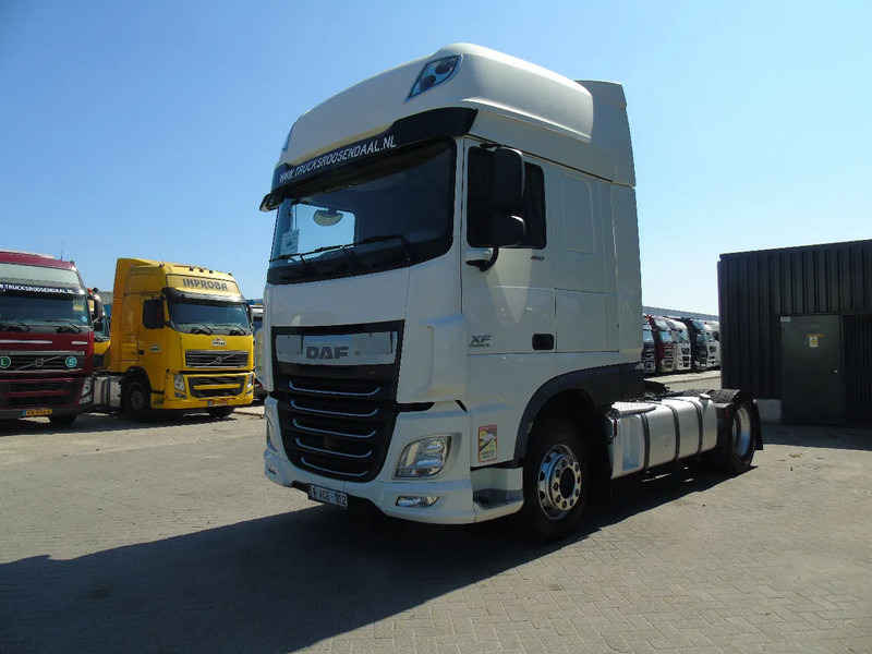 DAF XF 106.460 + EURO 6 SUPER SPACE CAB + INTARDER - Tractor unit: picture 2 DAF XF 106.460 + EURO 6 SUPER SPACE CAB + INTARDER - Tractor unit: picture 2