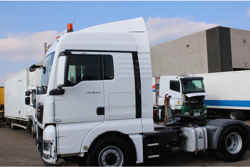 MAN TGX 18.480 + EURO 6 + 4x4 hydro + MANUAL + SPOILER - Tractor unit: picture 3 MAN TGX 18.480 + EURO 6 + 4x4 hydro + MANUAL + SPOILER - Tractor unit: picture 3