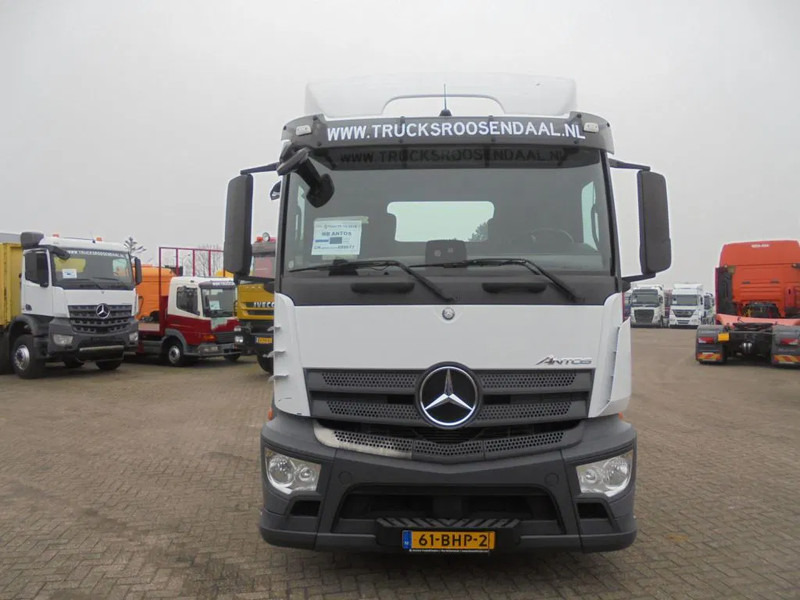 Mercedes-Benz Antos 1933 + Euro 6 - Tractor unit: picture 2 Mercedes-Benz Antos 1933 + Euro 6 - Tractor unit: picture 2