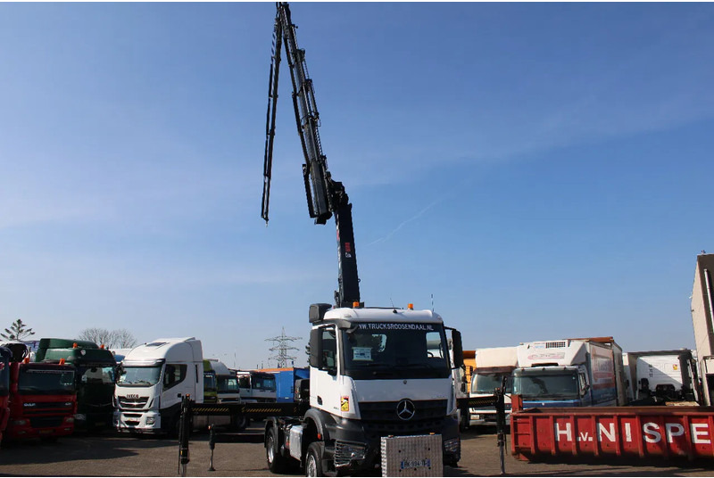 Mercedes-Benz Arocs 2051 + 4X4 + HIAB 302 E6 / JIB 70 X 4 + 10 EXTENTSIONS / NEW!! - Tractor unit: picture 4 Mercedes-Benz Arocs 2051 + 4X4 + HIAB 302 E6 / JIB 70 X 4 + 10 EXTENTSIONS / NEW!! - Tractor unit: picture 4