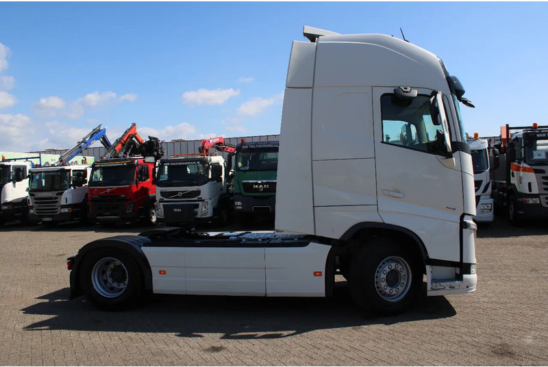 Volvo FH 460 + XL CABINE + SPOILER + EURO 6 - Tractor unit: picture 3 Volvo FH 460 + XL CABINE + SPOILER + EURO 6 - Tractor unit: picture 3
