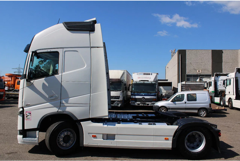 Volvo FH 460 + XL CABINE + SPOILER + EURO 6 - Tractor unit: picture 4 Volvo FH 460 + XL CABINE + SPOILER + EURO 6 - Tractor unit: picture 4