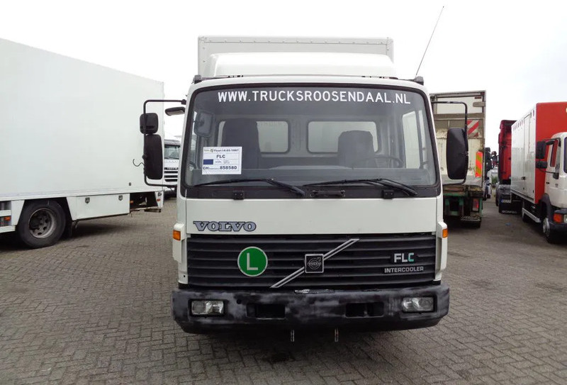 Volvo FLC + Manual + Horse transport - Horse truck: picture 2 Volvo FLC + Manual + Horse transport - Horse truck: picture 2