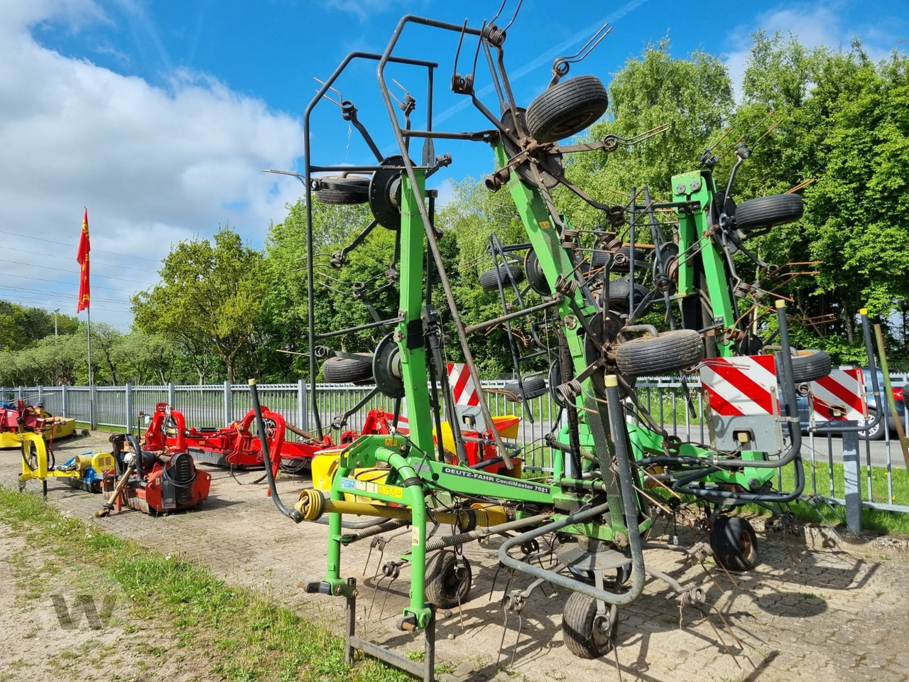 Deutz-Fahr Condimaster 7621 - Tedder/ Rake: picture 1 Deutz-Fahr Condimaster 7621 - Tedder/ Rake: picture 1