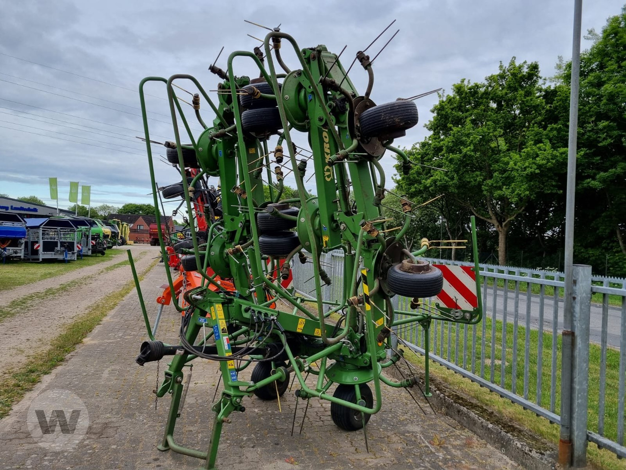 Krone KW 11.22/10 - Tedder/ Rake: picture 1 Krone KW 11.22/10 - Tedder/ Rake: picture 1