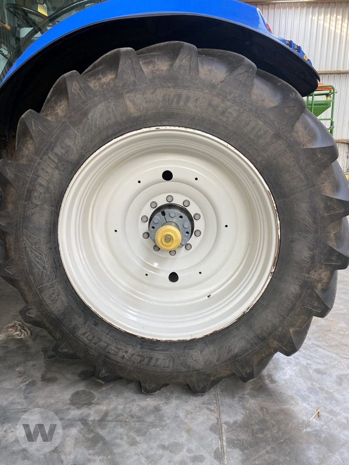 New Holland T 7.245 AC StageV - Farm tractor: picture 3 New Holland T 7.245 AC StageV - Farm tractor: picture 3