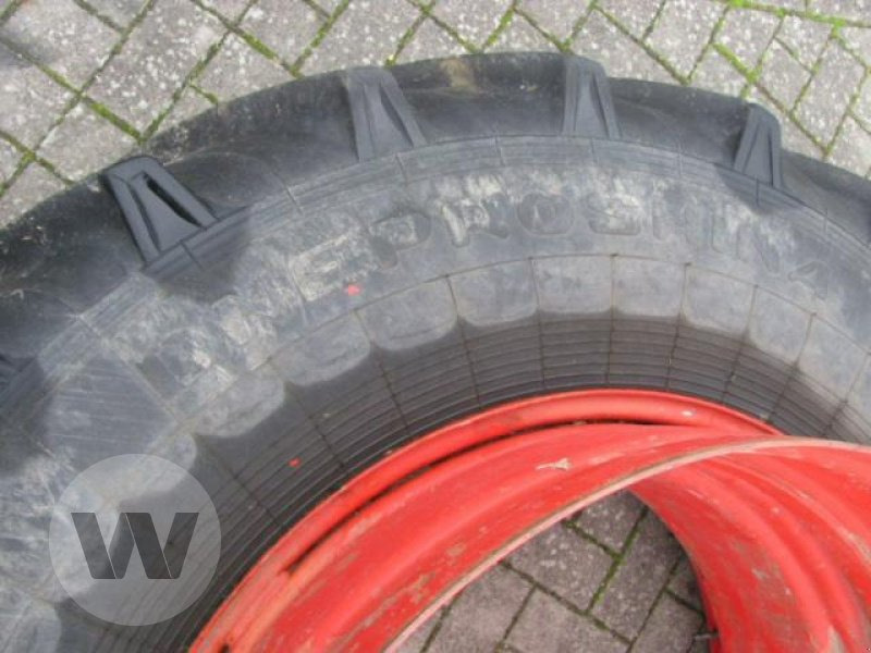 ZW-Radsatz 18.4 R 34 - Wheel and tire package: picture 5 ZW-Radsatz 18.4 R 34 - Wheel and tire package: picture 5