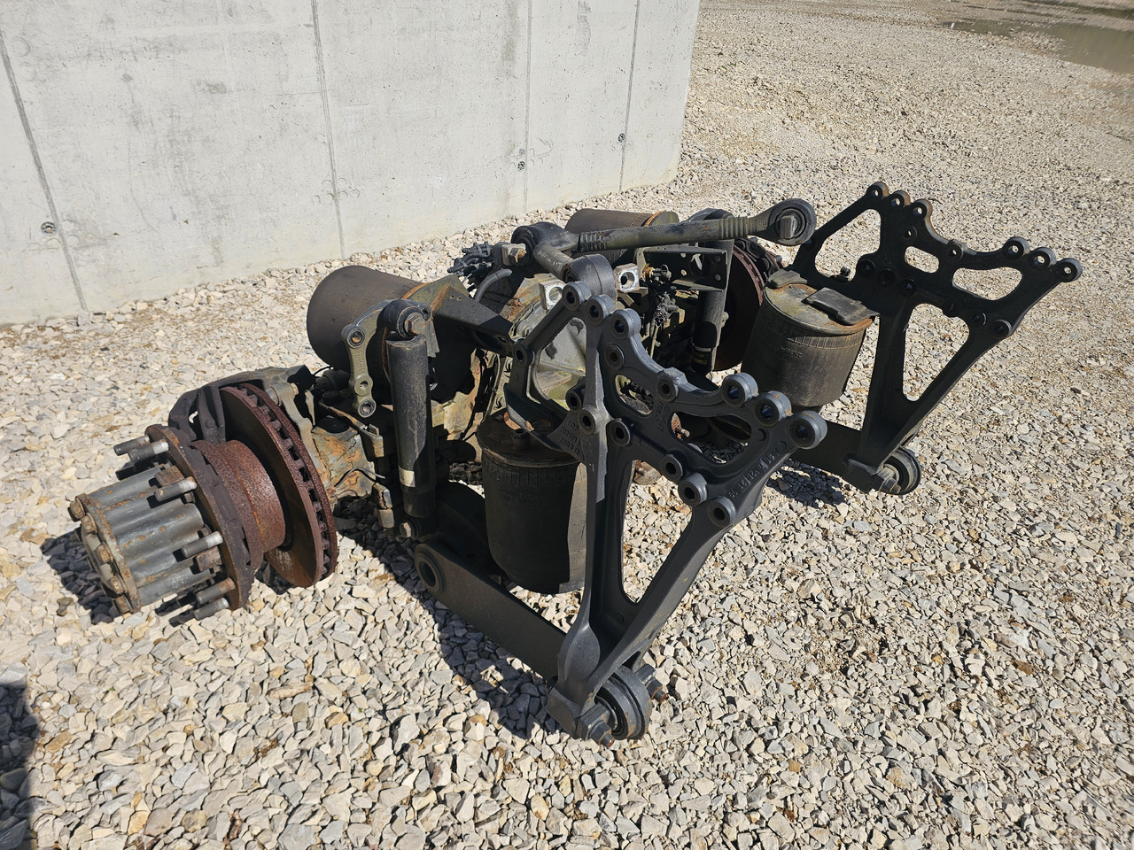 MERCEDES-BENZ ACTROS MP4 / COMPLETE REAR AXLE / R440 /RATIO: 2.733 - Rear axle: picture 4 MERCEDES-BENZ ACTROS MP4 / COMPLETE REAR AXLE / R440 /RATIO: 2.733 - Rear axle: picture 4