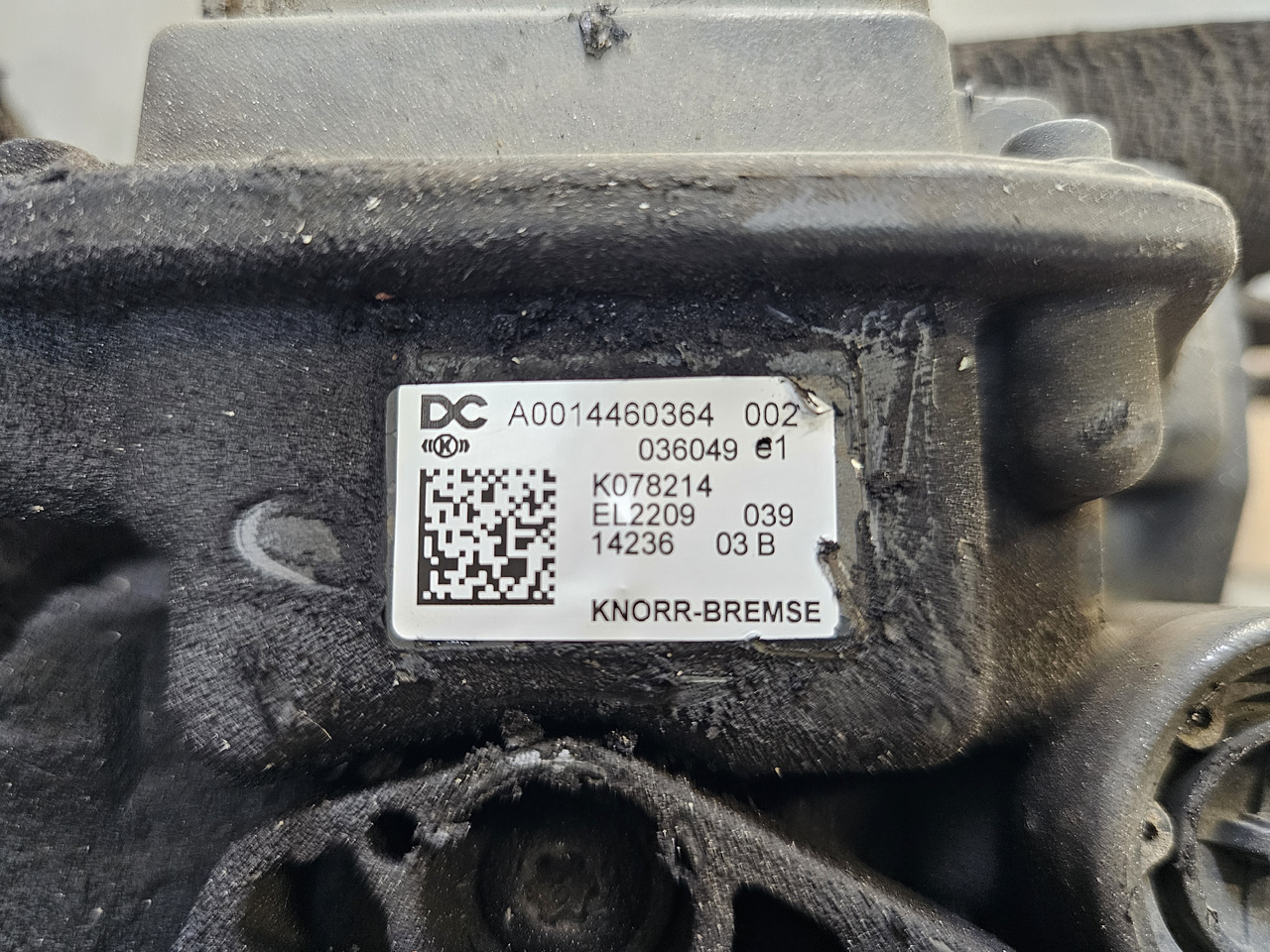 MERCEDES-BENZ ACTROS MP4 EURO 6 / AIR DRYIER / A0014460364 / K078214 - Brake valve: picture 5 MERCEDES-BENZ ACTROS MP4 EURO 6 / AIR DRYIER / A0014460364 / K078214 - Brake valve: picture 5