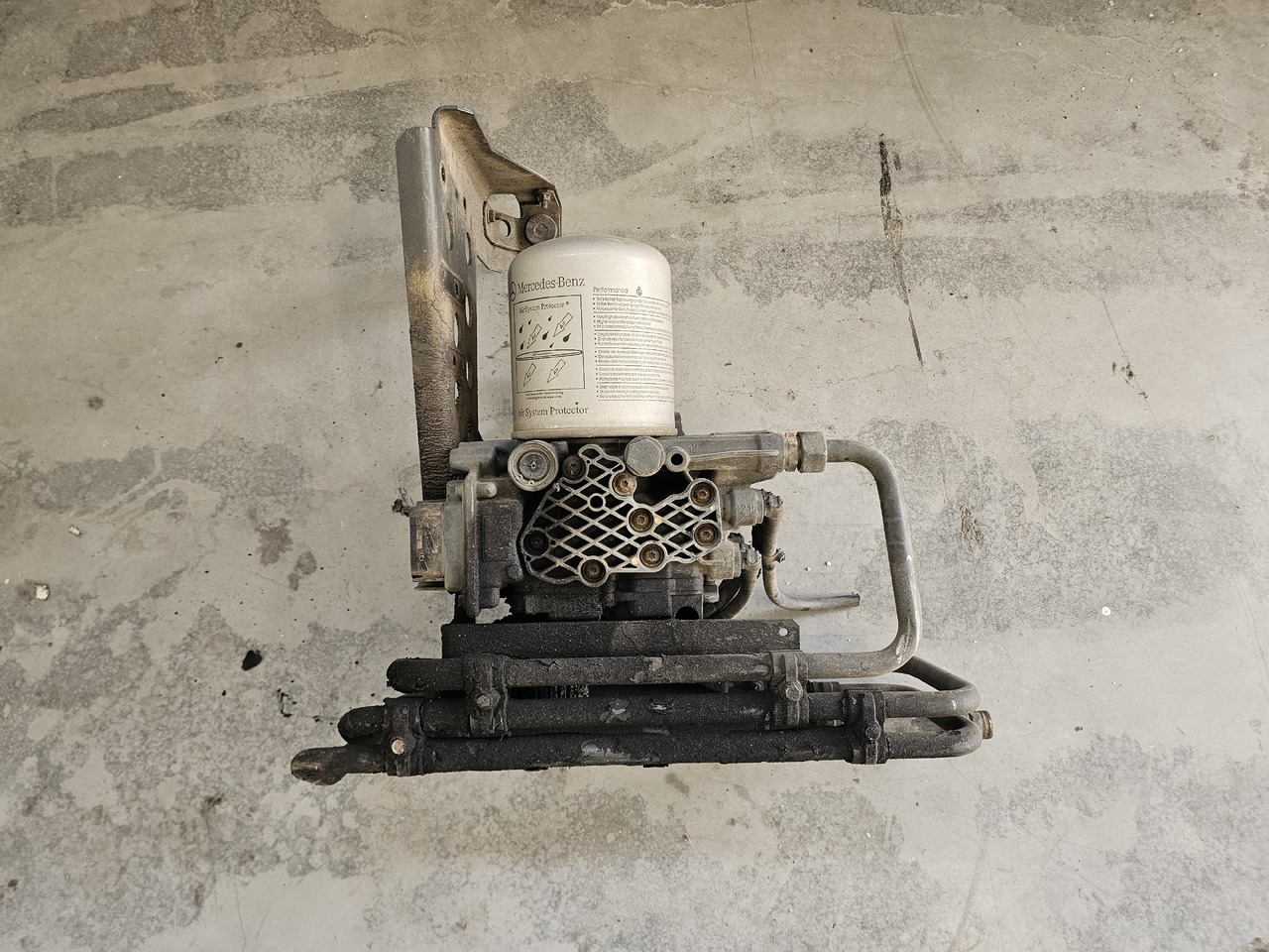 MERCEDES-BENZ ACTROS MP4 EURO 6 / AIR DRYIER / A0014460364 / K078214 - Brake valve: picture 2 MERCEDES-BENZ ACTROS MP4 EURO 6 / AIR DRYIER / A0014460364 / K078214 - Brake valve: picture 2