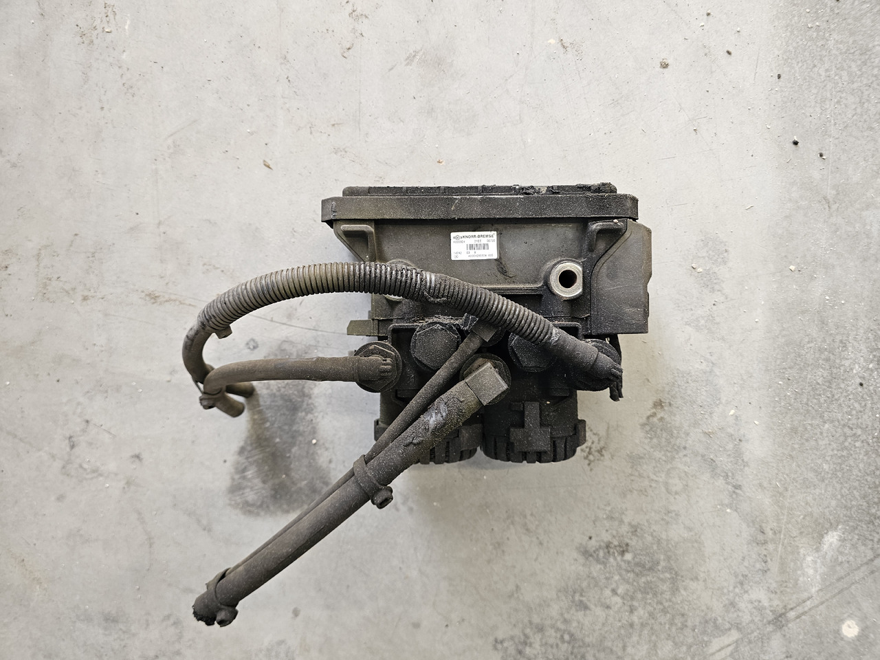MERCEDES-BENZ ACTROS MP4 / REAR EBS VALVE / A0004295824 / K000924 - Brake valve: picture 1 MERCEDES-BENZ ACTROS MP4 / REAR EBS VALVE / A0004295824 / K000924 - Brake valve: picture 1