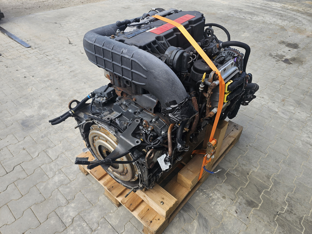 RENAULT ENGINE DXI5 / 158KW 215KM / EURO4 EURO5 / COMPLETE ENGINE / WORLDLINE DELIVERY - Engine: picture 4 RENAULT ENGINE DXI5 / 158KW 215KM / EURO4 EURO5 / COMPLETE ENGINE / WORLDLINE DELIVERY - Engine: picture 4