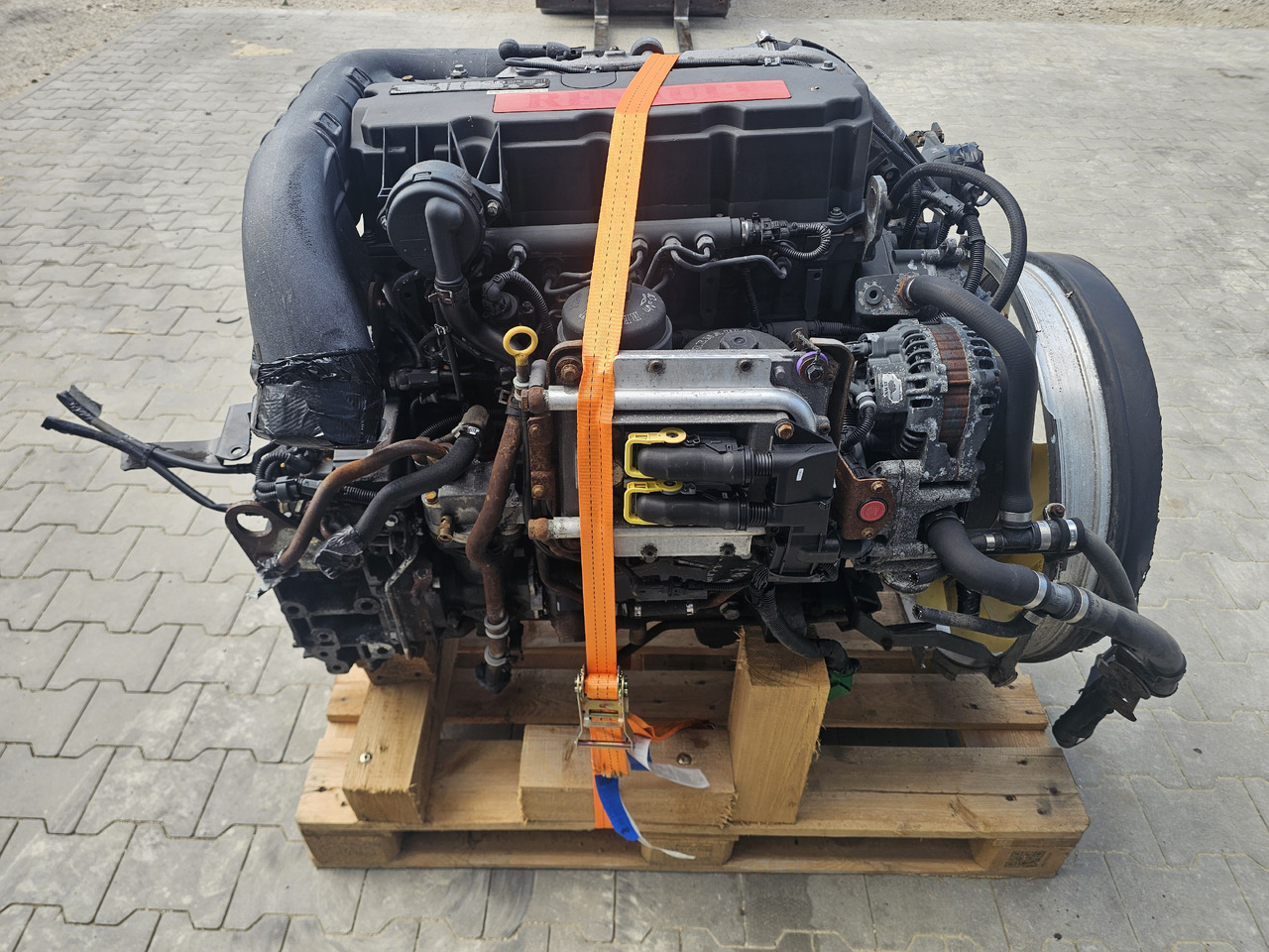 RENAULT ENGINE DXI5 / 158KW 215KM / EURO4 EURO5 / COMPLETE ENGINE / WORLDLINE DELIVERY - Engine: picture 5 RENAULT ENGINE DXI5 / 158KW 215KM / EURO4 EURO5 / COMPLETE ENGINE / WORLDLINE DELIVERY - Engine: picture 5
